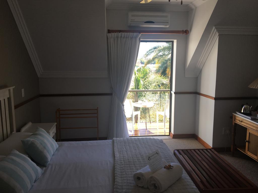 Oewerpalms View Hotel เอาท์สโฮร์น ภายนอก รูปภาพ